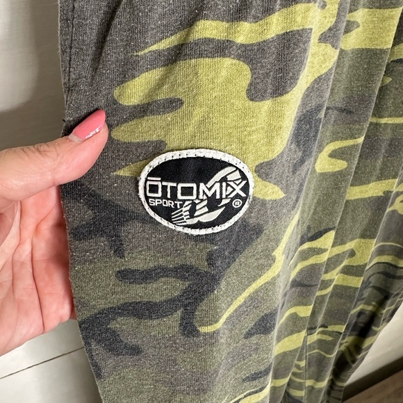 Vintage Otomix Sport Baggy Workout Pants Jogger Green Camo Print Size Medium - Picture 2 of 6